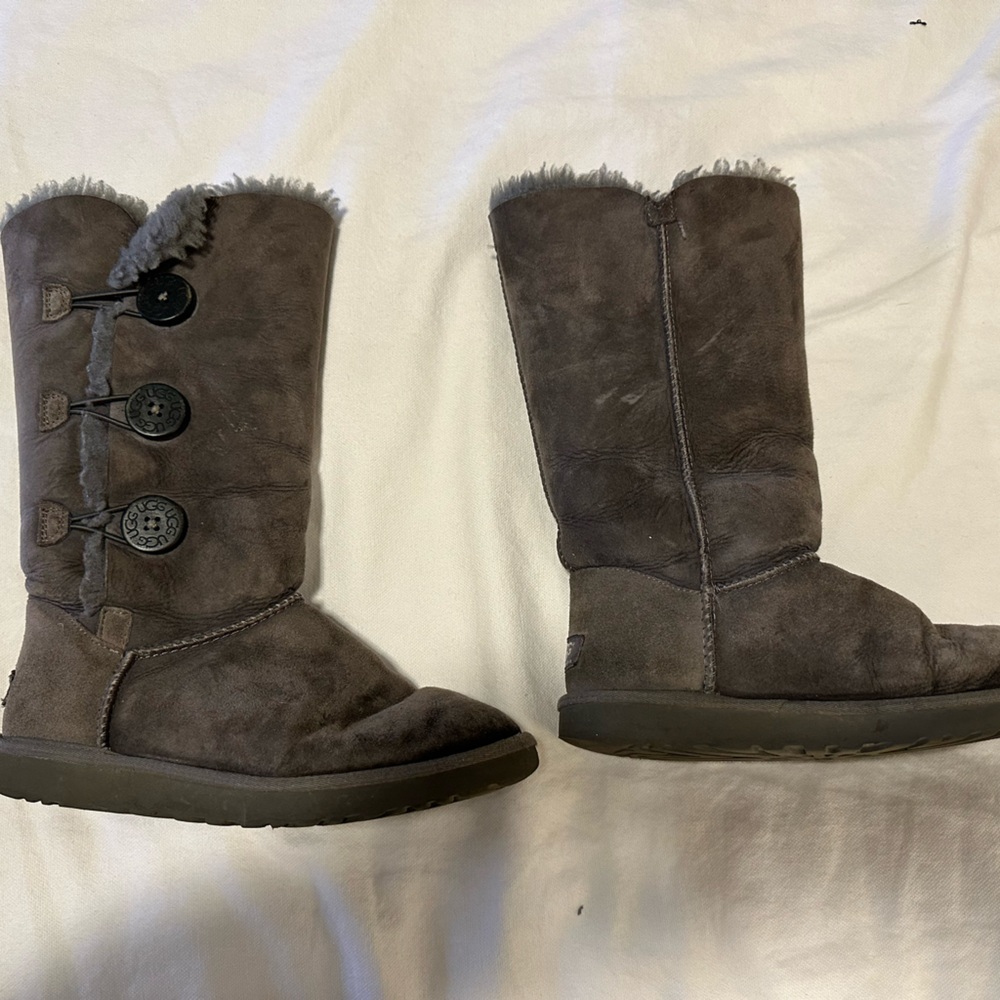 Grey Bailey Button Triplet Uggs